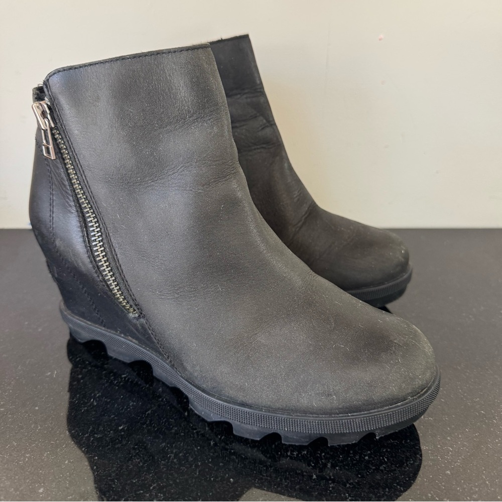 Sorel Black Wedge Ankle Boots - Women’s 8